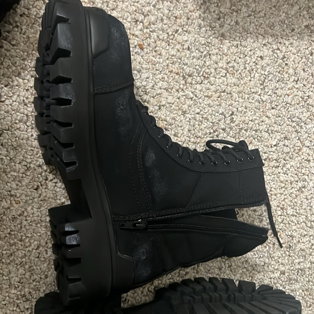 Balenciaga MEN'S COMBAT STRIKE 20MM BOOT Black - Picture 2 of 6